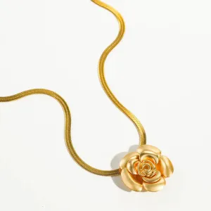 18K GOLD VINTAGE FLORAL NECKLACE