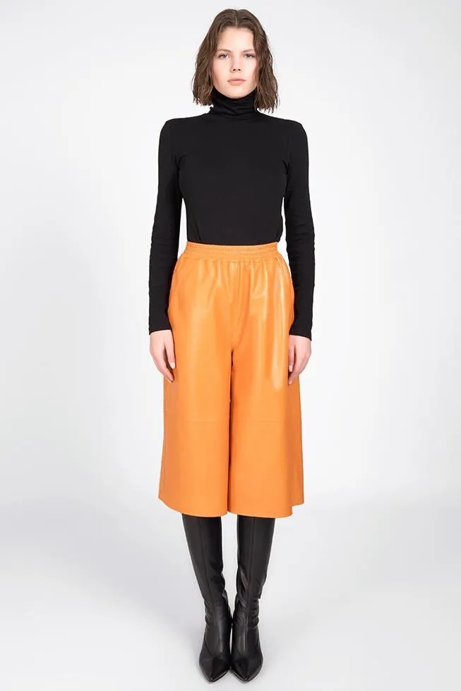 1972 Desa - Leather Shorts: Apricot